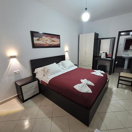Vlorë Haris Hotel מראה חיצוני תמונה