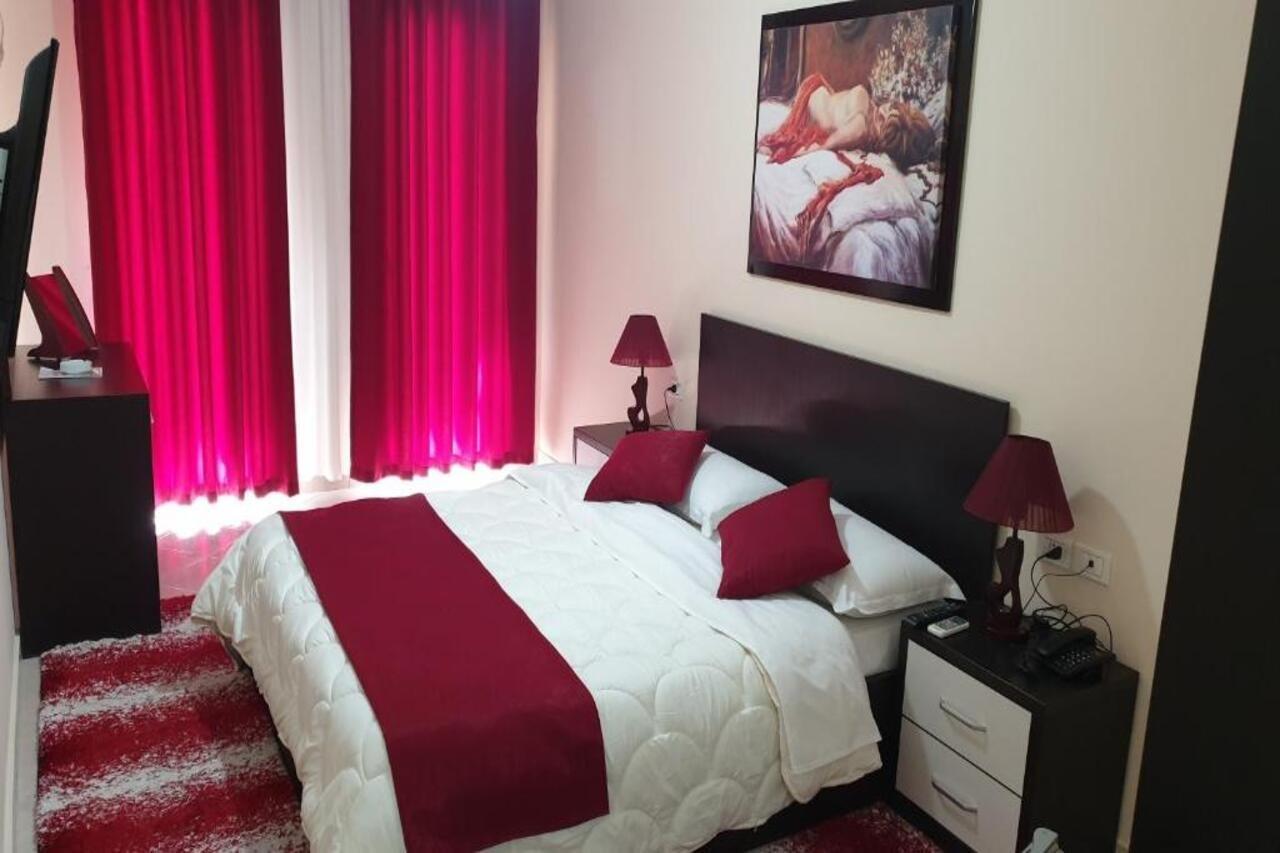 Vlorë Haris Hotel מראה חיצוני תמונה