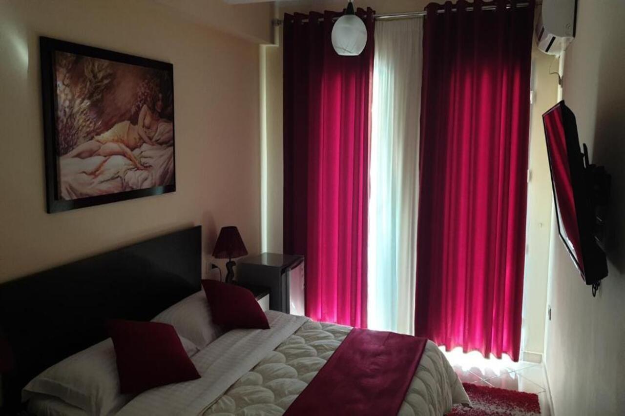 Vlorë Haris Hotel מראה חיצוני תמונה