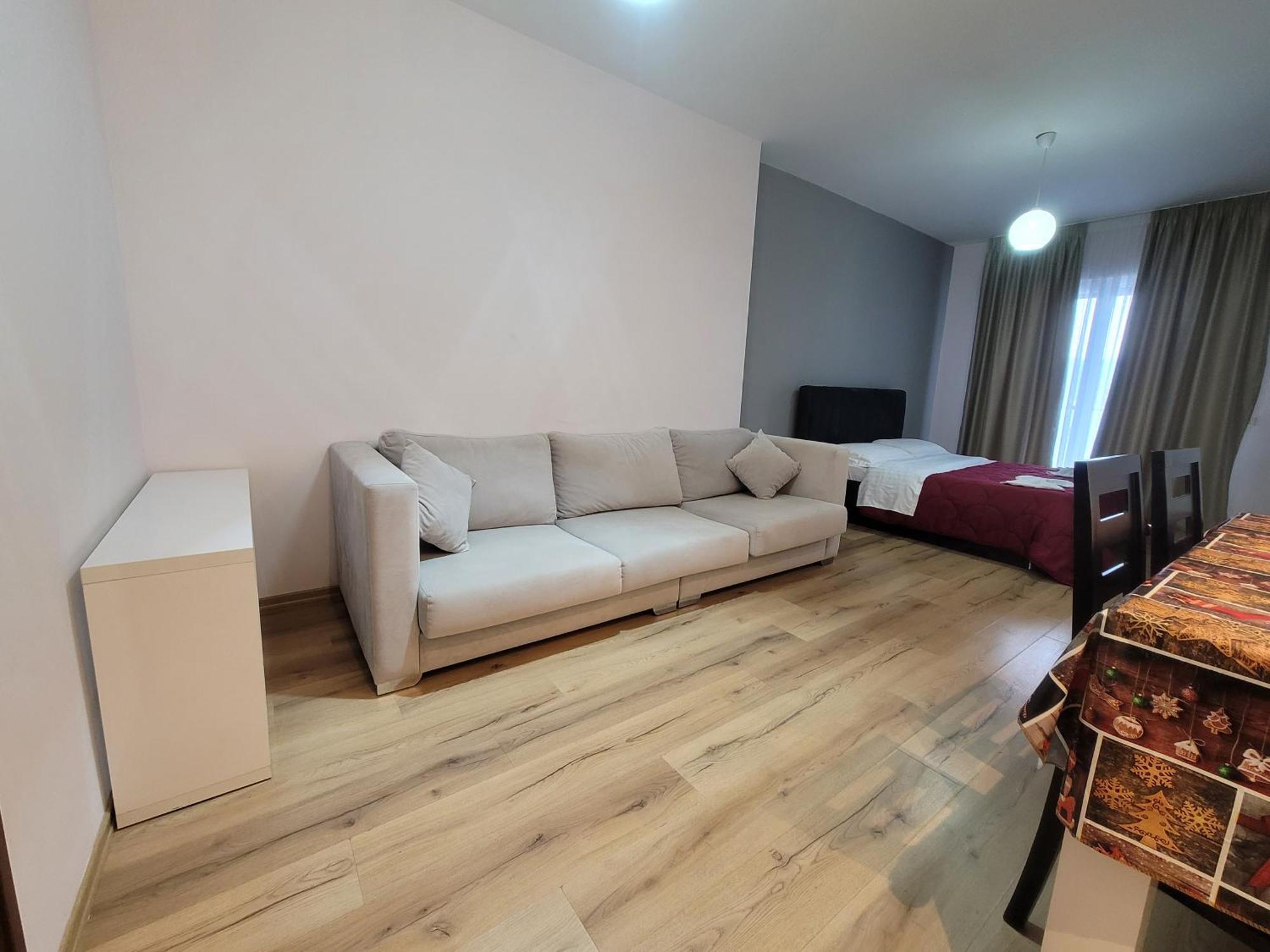 Vlorë Haris Hotel מראה חיצוני תמונה