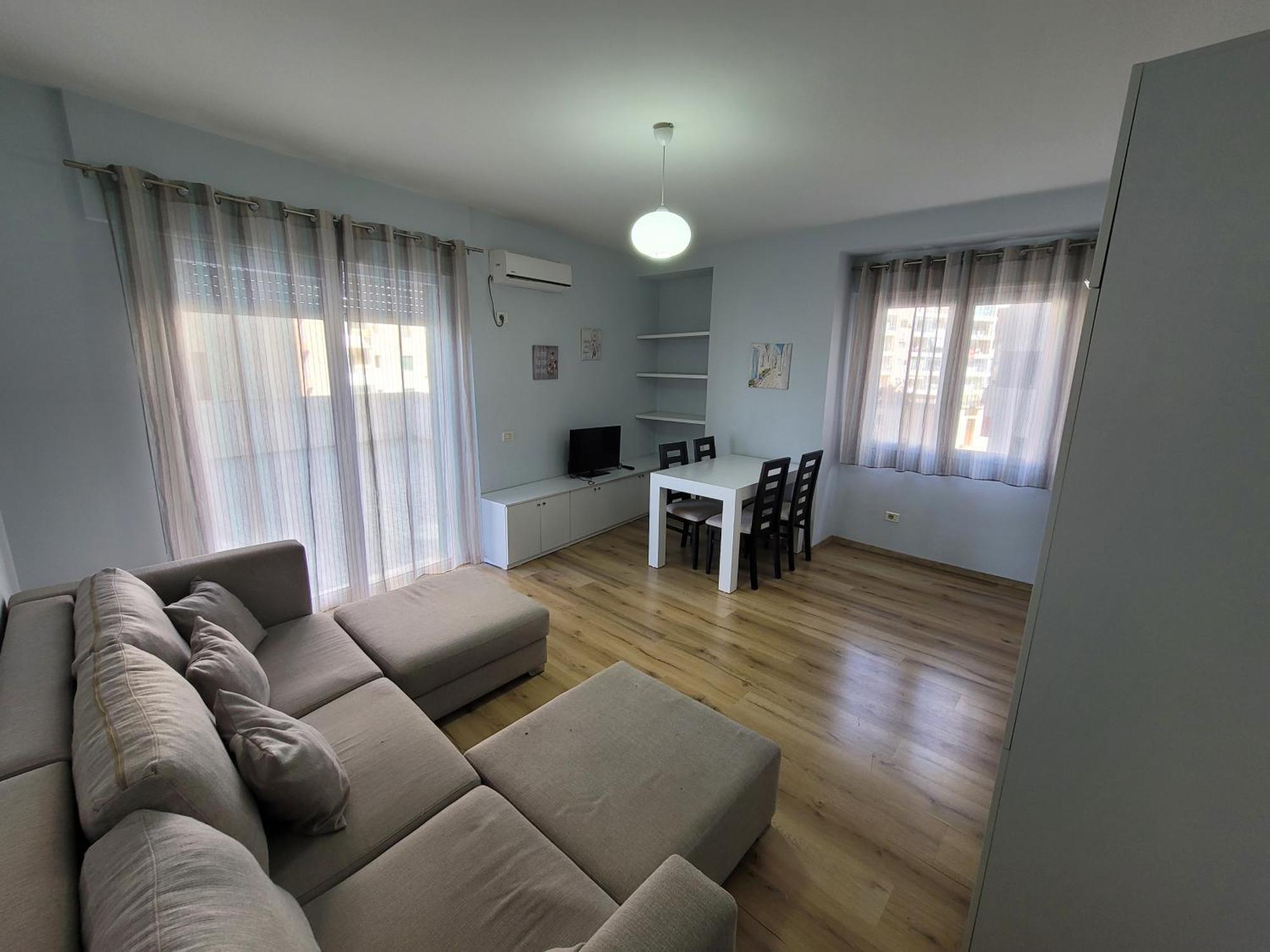 Vlorë Haris Hotel מראה חיצוני תמונה