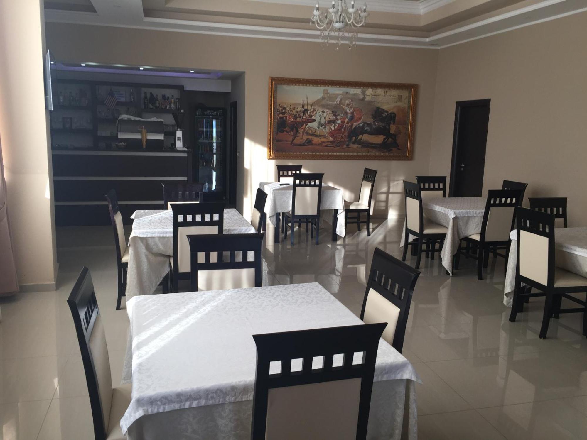 Vlorë Haris Hotel מראה חיצוני תמונה
