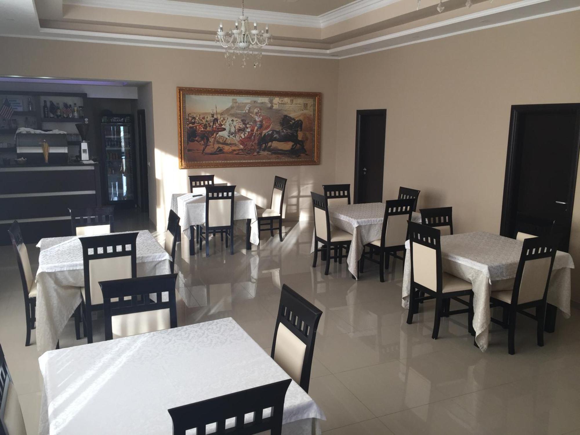 Vlorë Haris Hotel מראה חיצוני תמונה