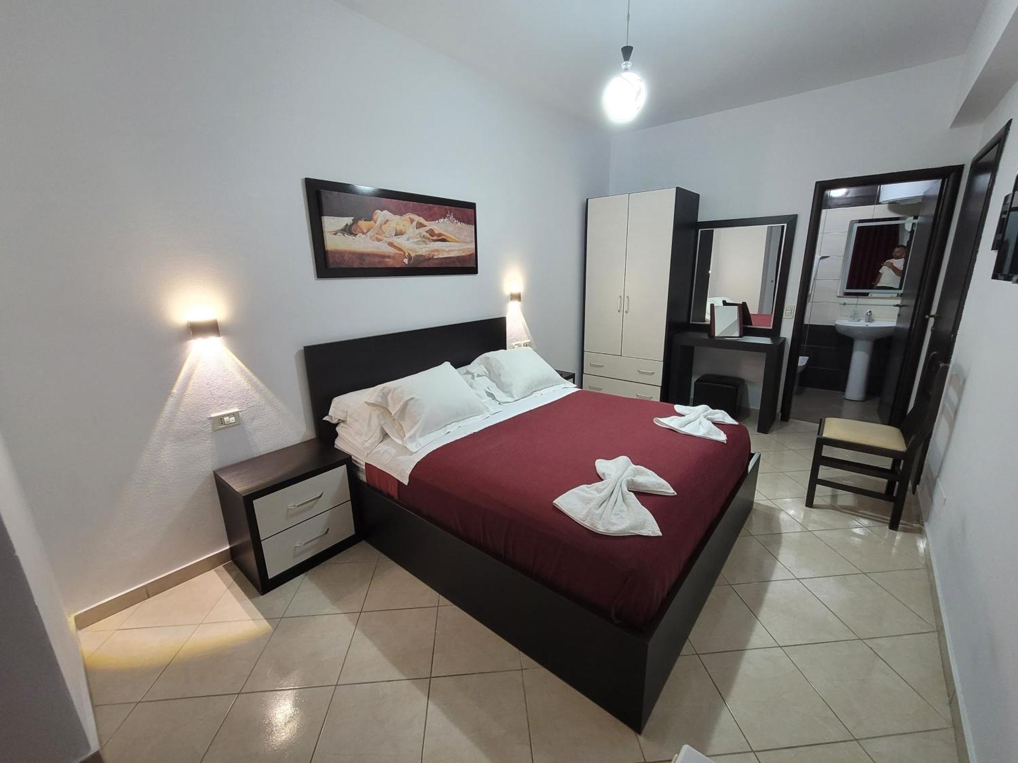 Vlorë Haris Hotel מראה חיצוני תמונה
