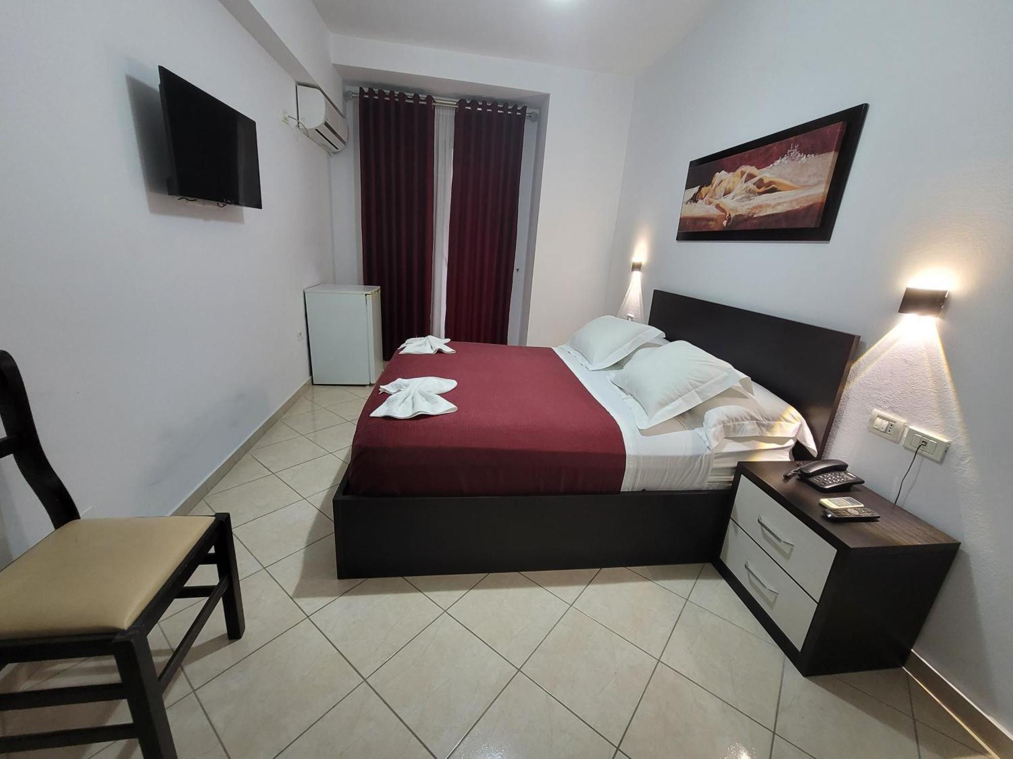 Vlorë Haris Hotel מראה חיצוני תמונה