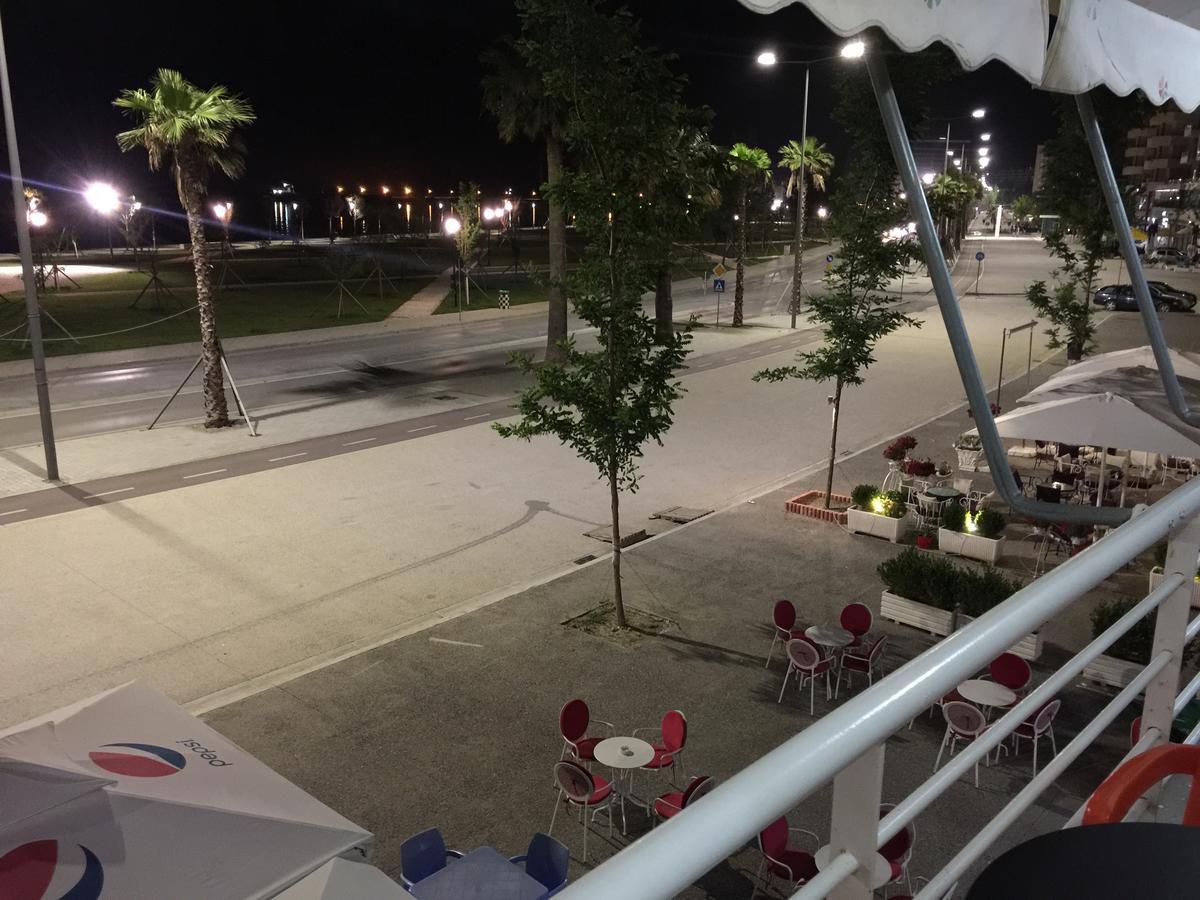 Vlorë Haris Hotel מראה חיצוני תמונה