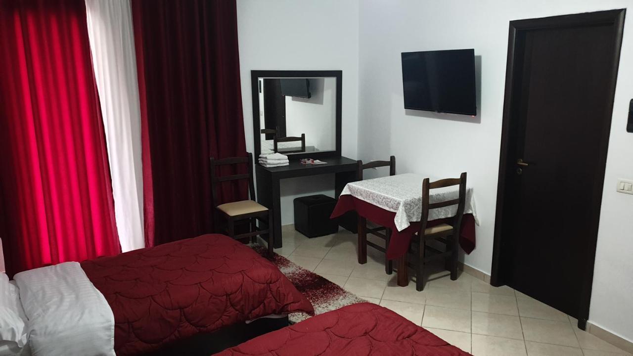 Vlorë Haris Hotel מראה חיצוני תמונה