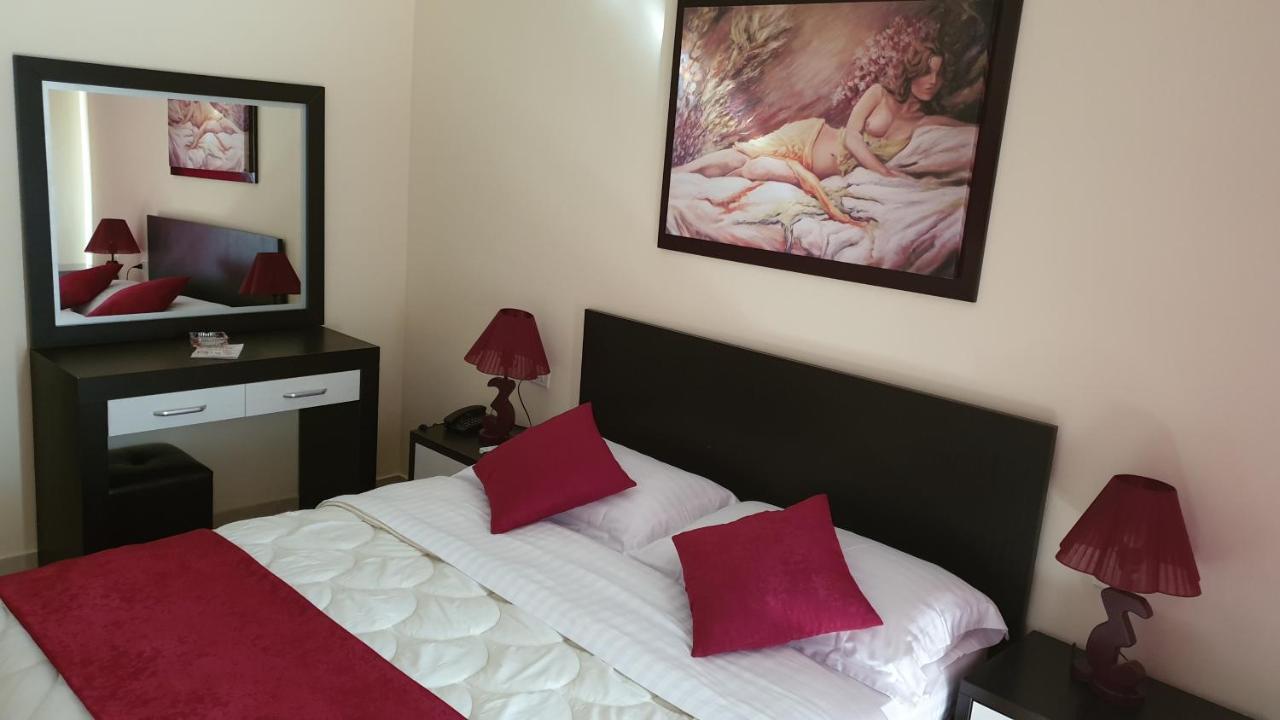 Vlorë Haris Hotel מראה חיצוני תמונה